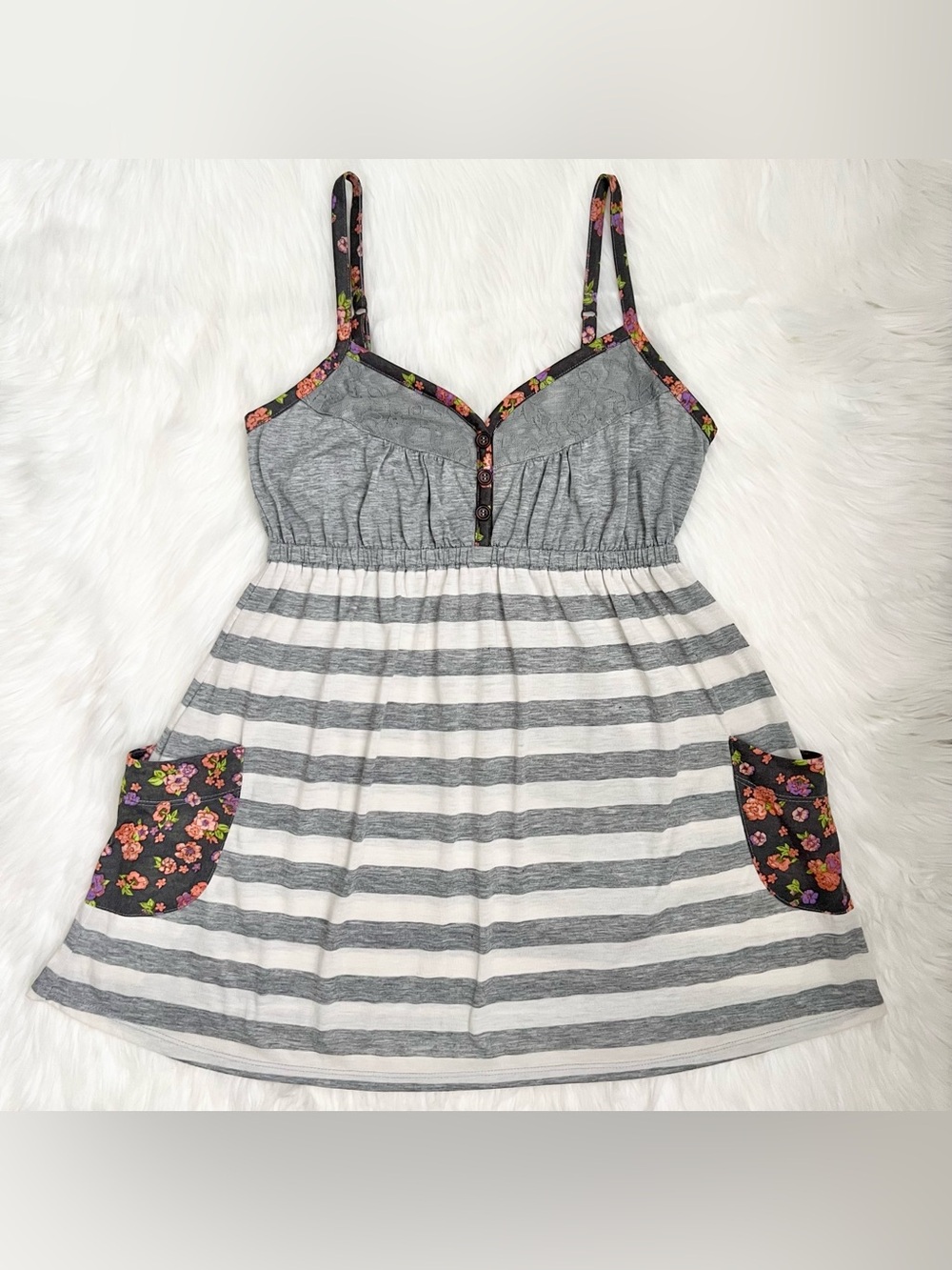 NWT Decree Gray Babydoll Tank Top With Lace & Floral Details